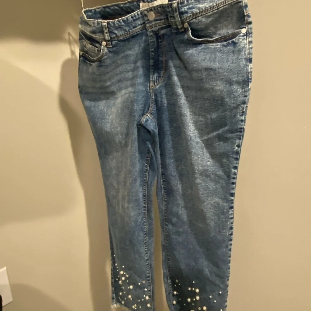 Established 1946 Denim Women's Blue Jeans with Pearl Embellishments